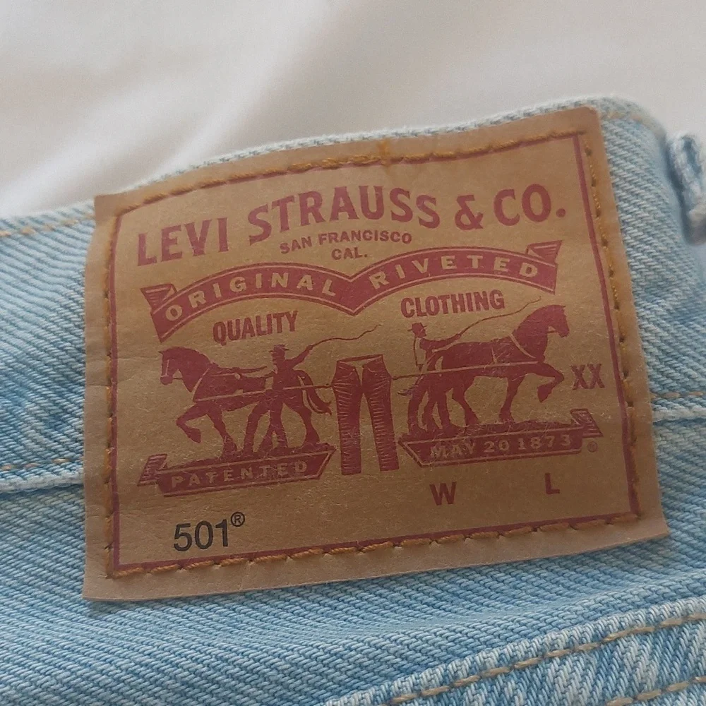 Levis Distressed Light Blue Denim Shorts.Size 12 . - Picture 5 of 9
